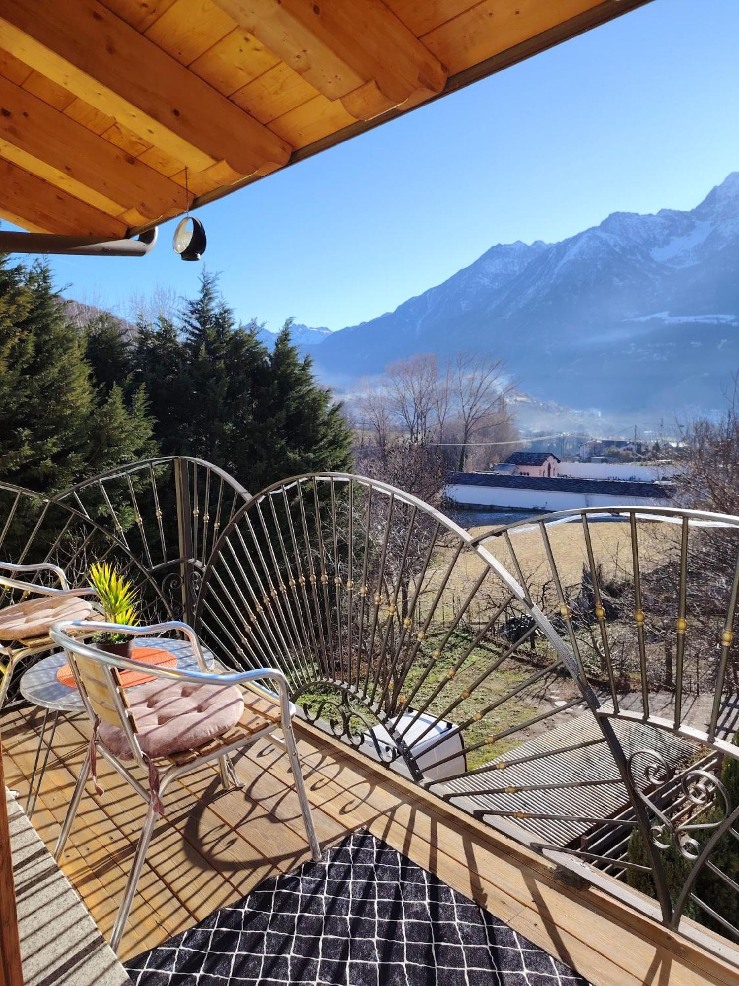 La Villa Gialla Aosta Exterior foto